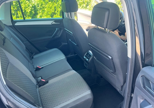 Volkswagen Tiguan cena 82500 przebieg: 152734, rok produkcji 2017 z Jastrzębie-Zdrój małe 704